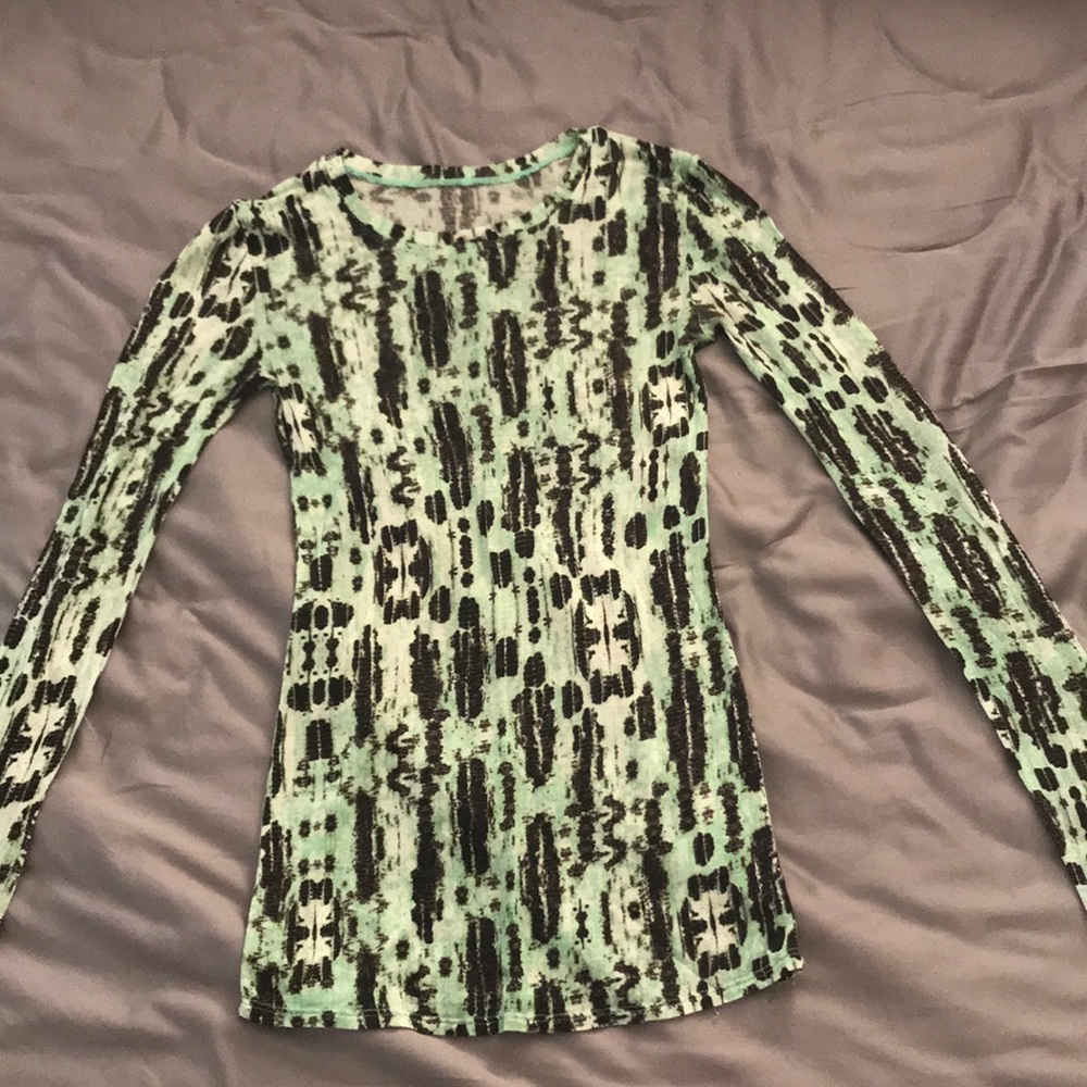 Bcbg long sleeve t-shirt